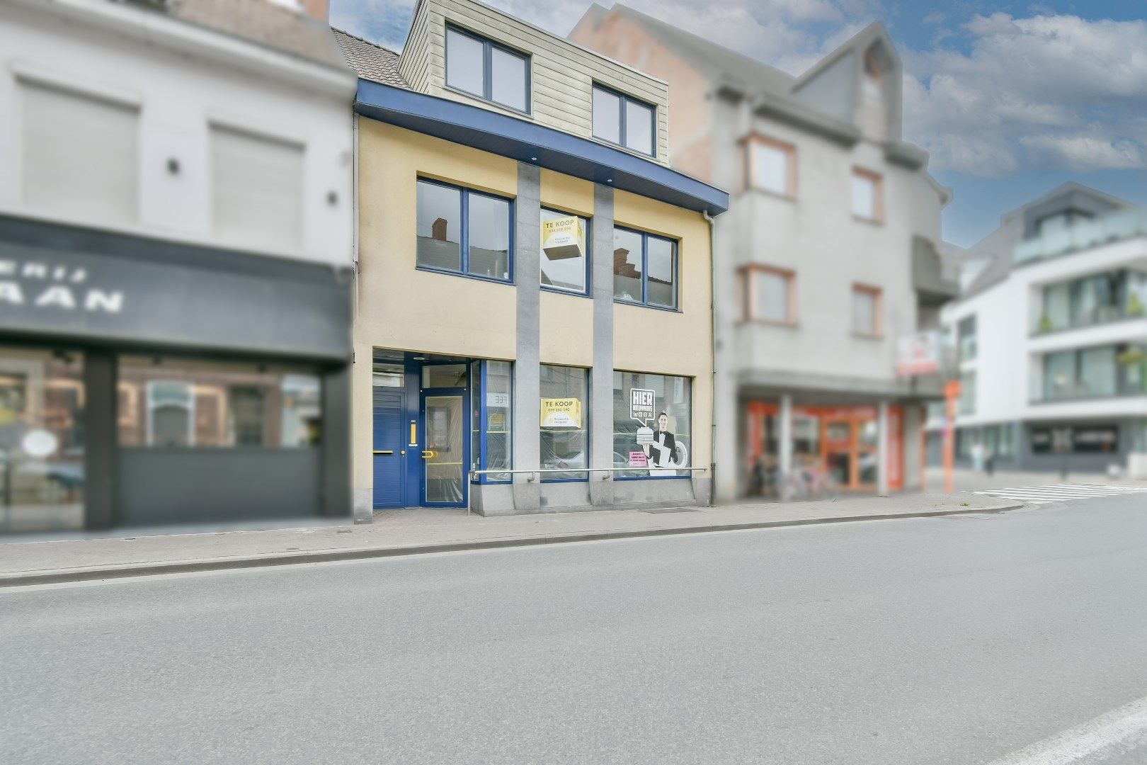 Ruime woning met handelsgedeelte op gunstige ligging in centrum! foto {{pictureIndex}}