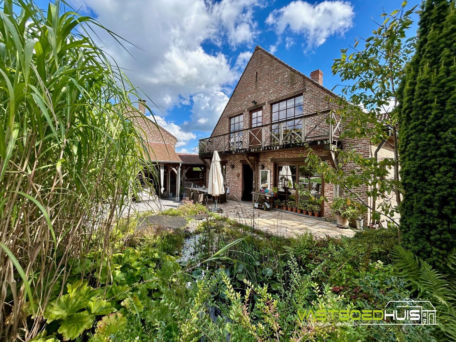 Prachtige villa in landelijke stijl foto 4