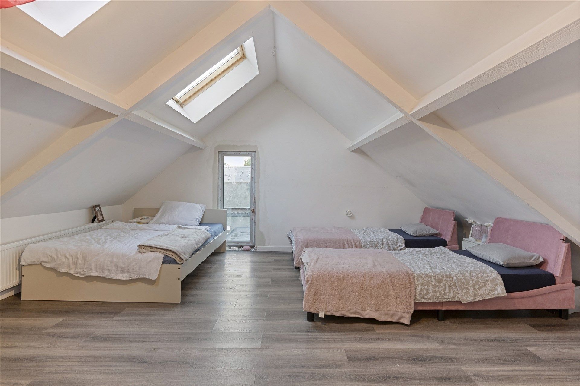 Gerenoveerd handelshuis met 4 tot 6 slaapkamers en zonnige tuin. foto 25