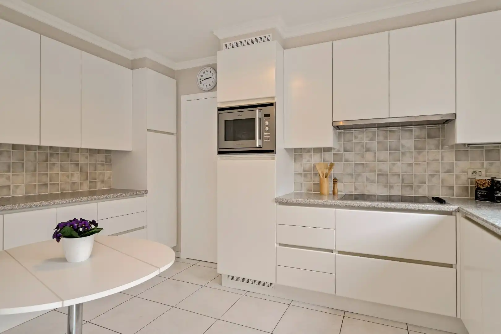 Mooi, lichtrijk appartement met garage in Lauwe centrum! foto 6