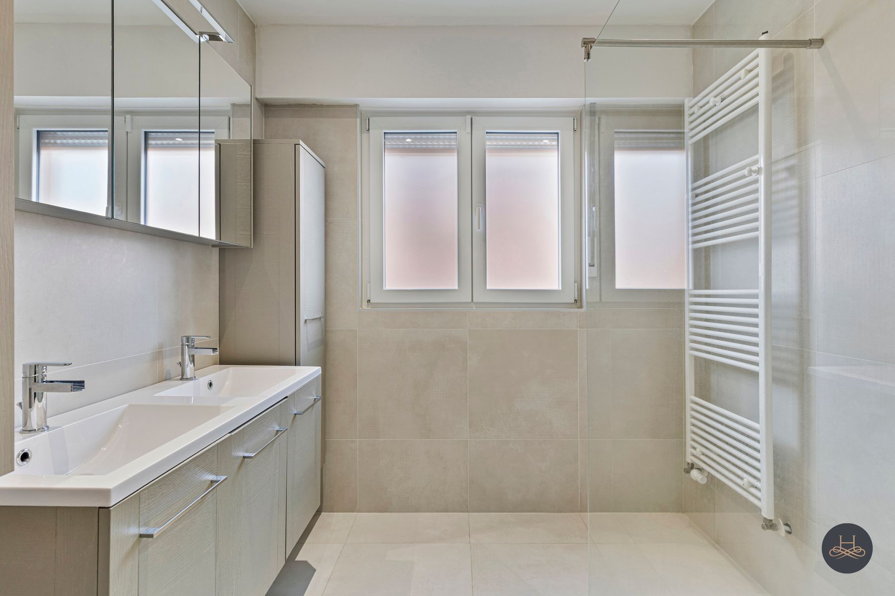 Gerenoveerde ruime woning op toplocatie met tuin foto 12