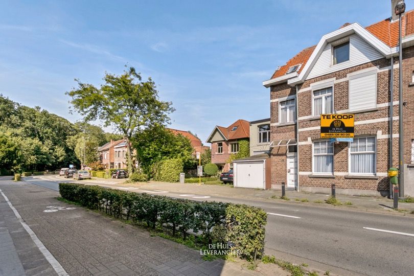 Grotendeels gerenoveerde woning met 4 slpks in Mortsel foto 20