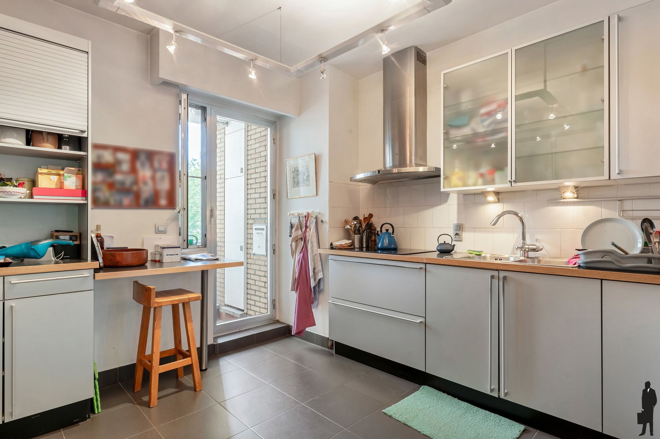 Riant en lichtrijk drieslaapkamerappartement aan het Albertpark - met terras en staanplaatsen foto 9