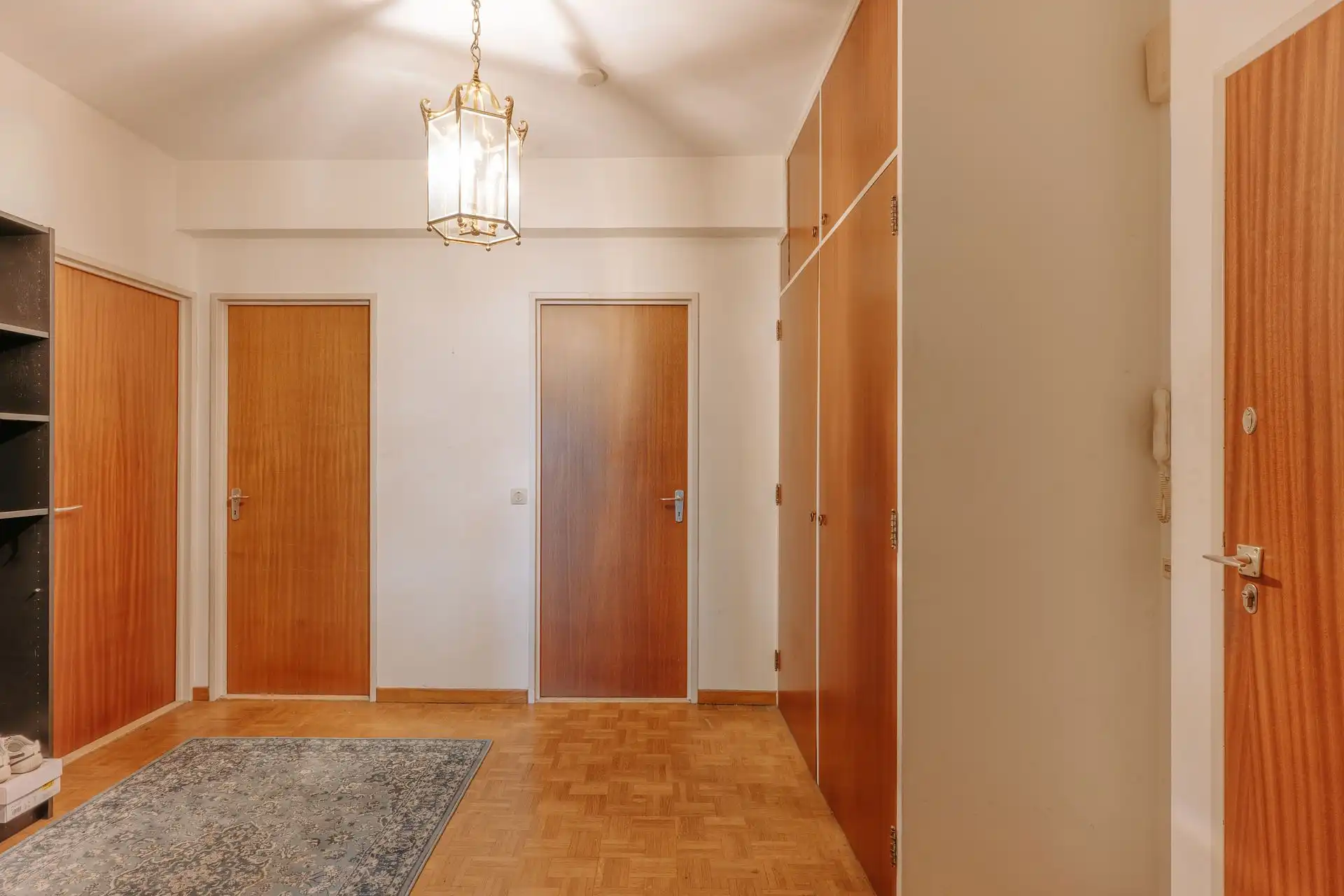 Karaktervol appartement met 2 kamers en dressing-bureau foto 12