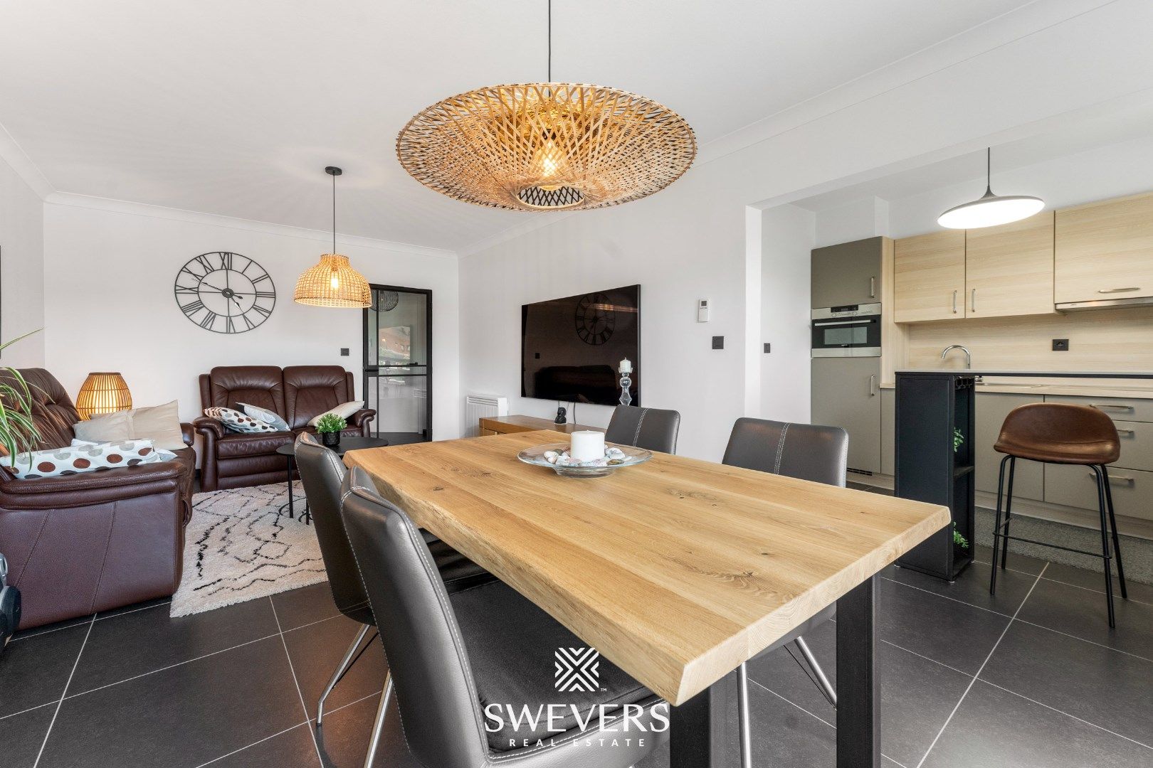 Comfortabel wonen met ruim Terras, 2 Slaapkamers, parkeerkelder & berging foto 11