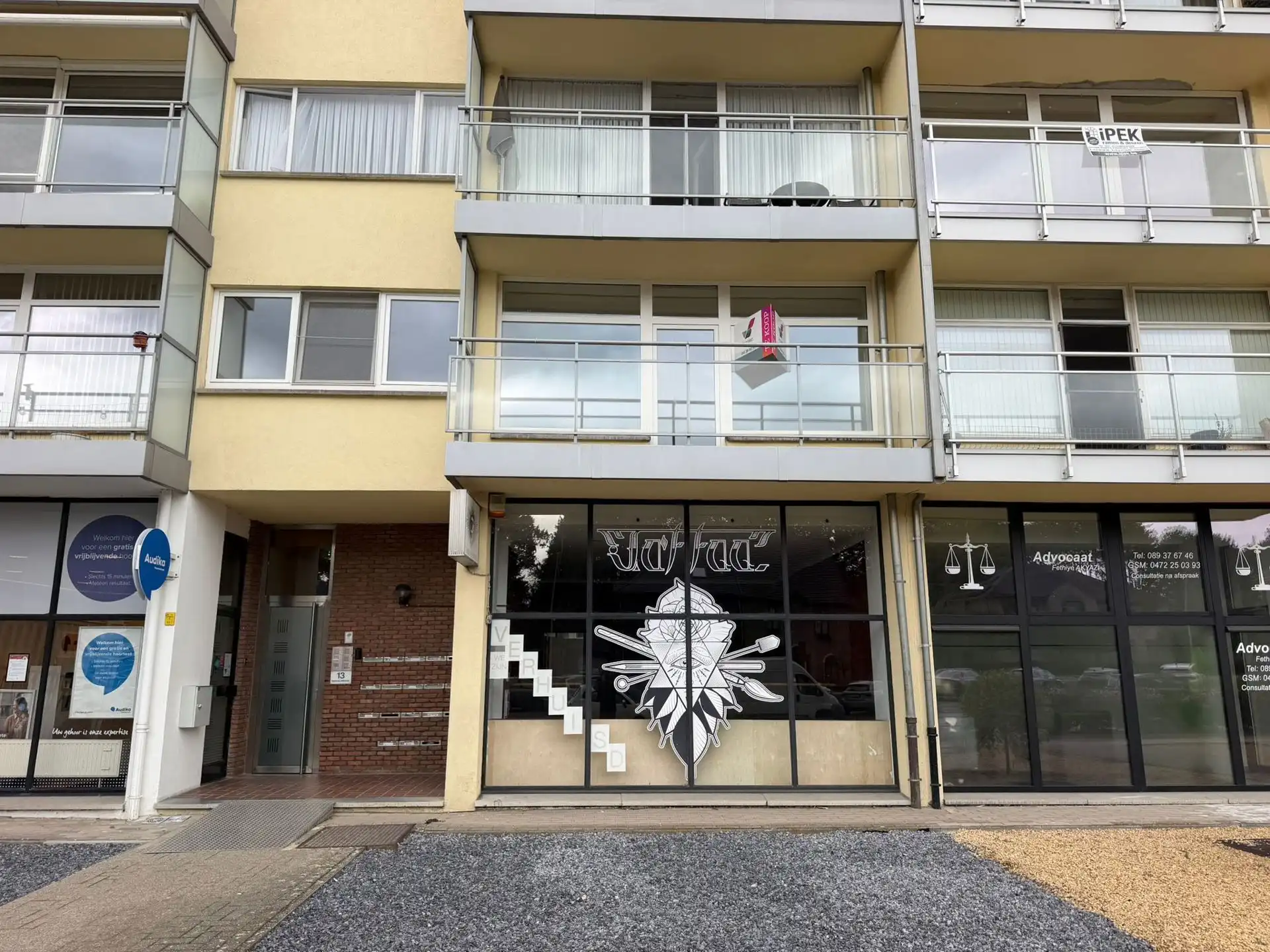 GENK te koop: gerenoveerd appartement met 2 slaapkamers foto 11