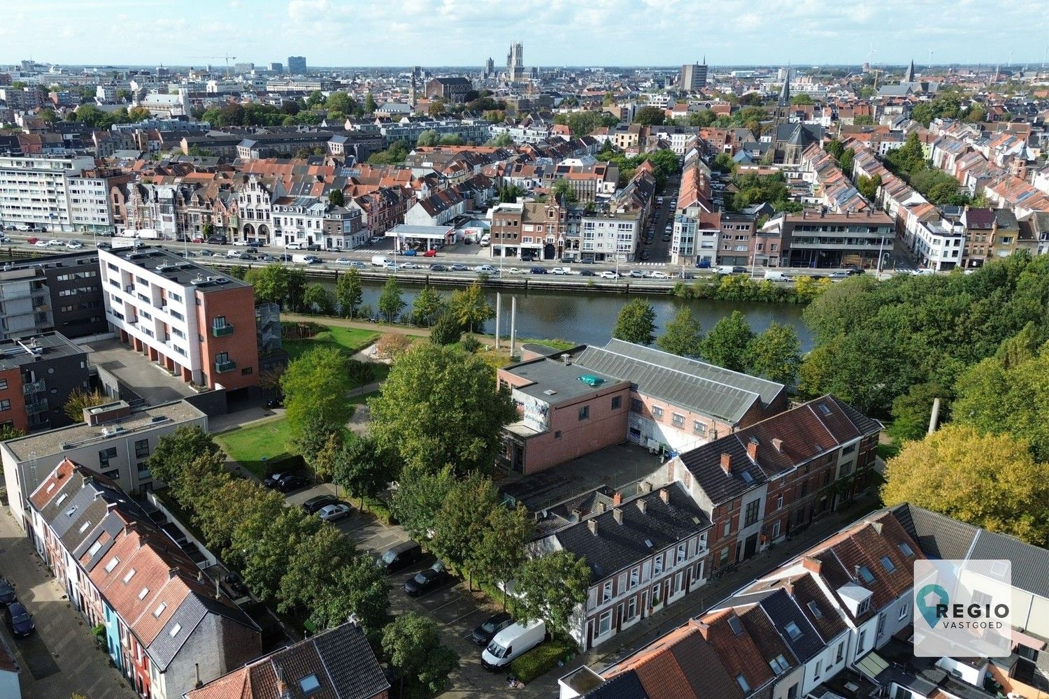 Te renoveren woning te Gentbrugge, Sas- en Bassijnwijk. foto 1