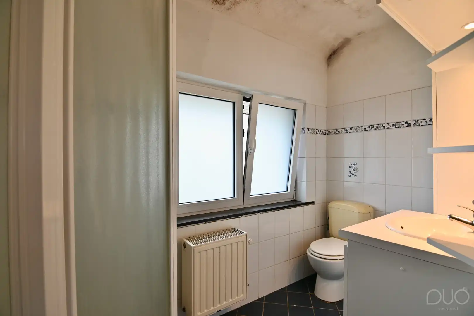 Ruime gezinswoning met aparte praktijkruimte op 14a89ca foto 23