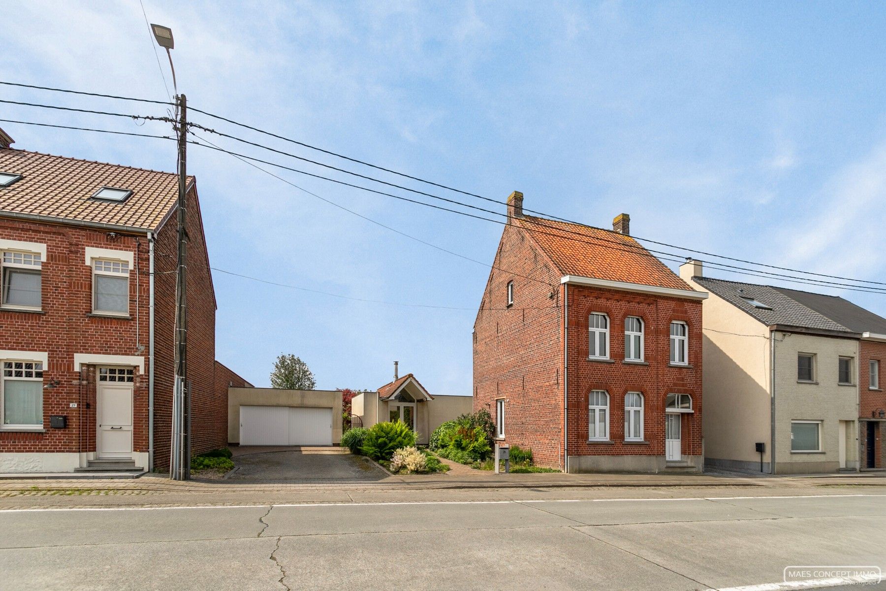 Grote woning te koop met prachtig verzicht op 1800 m2 te Anzegem foto 2