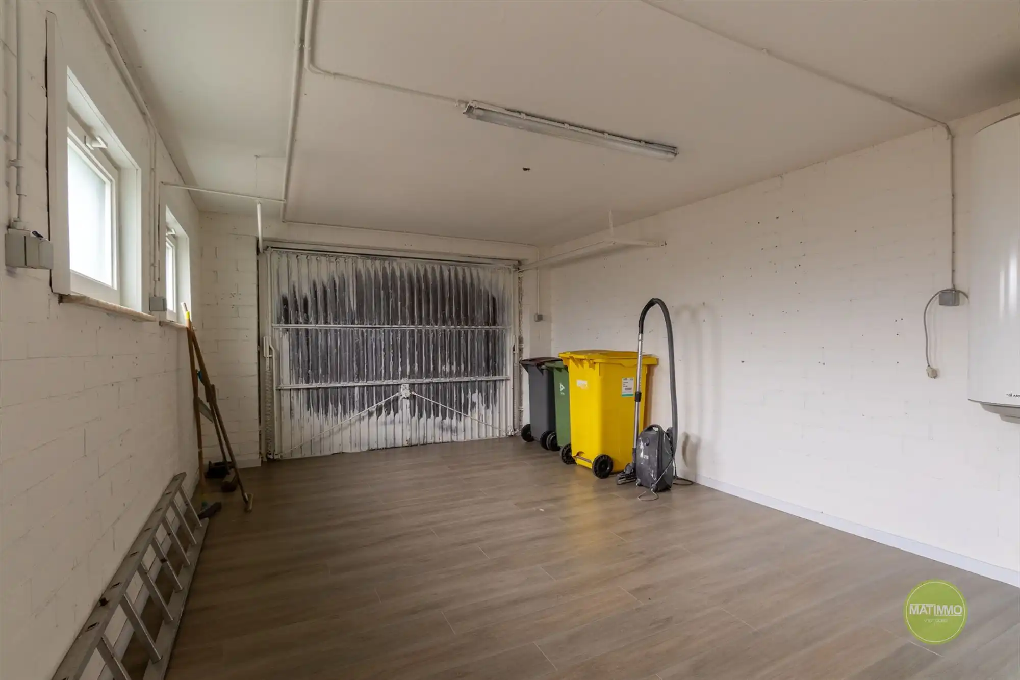 Gerenoveerde woning met twee slaapkamers en garage in Mol foto 14