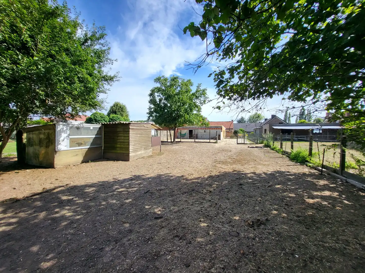 Karaktervolle eigendom met uitzonderlijk potentieel, paardenstal en 2 ruime garages op 2.550 m², met 248 m² bewoonbare oppervlakte. foto 5