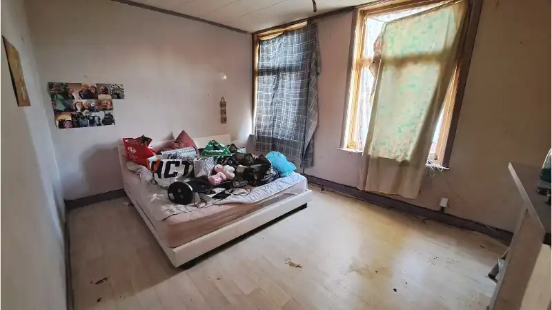 Te renoveren 2-slaapkamerwoning met ruim TERRAS te koop in het centrum van Brugge foto 4