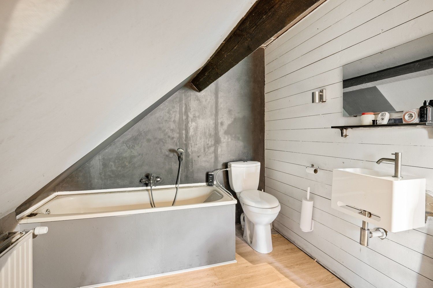 Charmante hoeve in een oase van groen foto 22