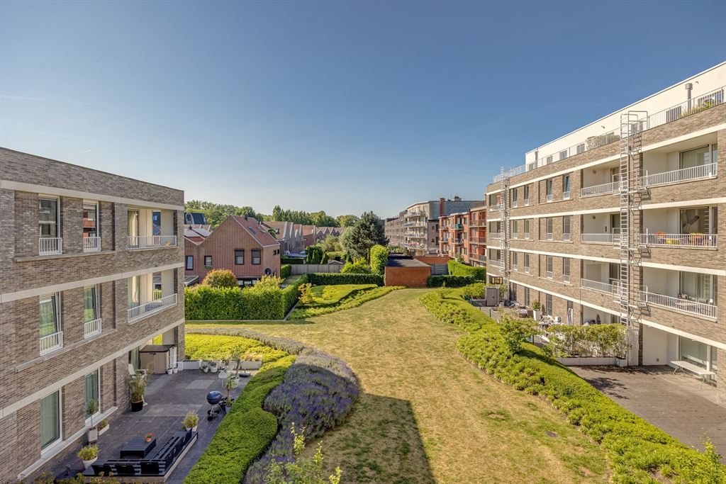 Recent appartement met terras en binnentuin foto 13