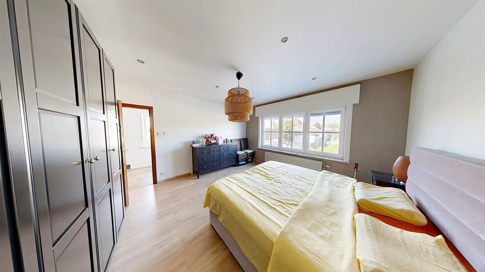 Gerenoveerde woning met tuin en 5 slaapkamers foto 15