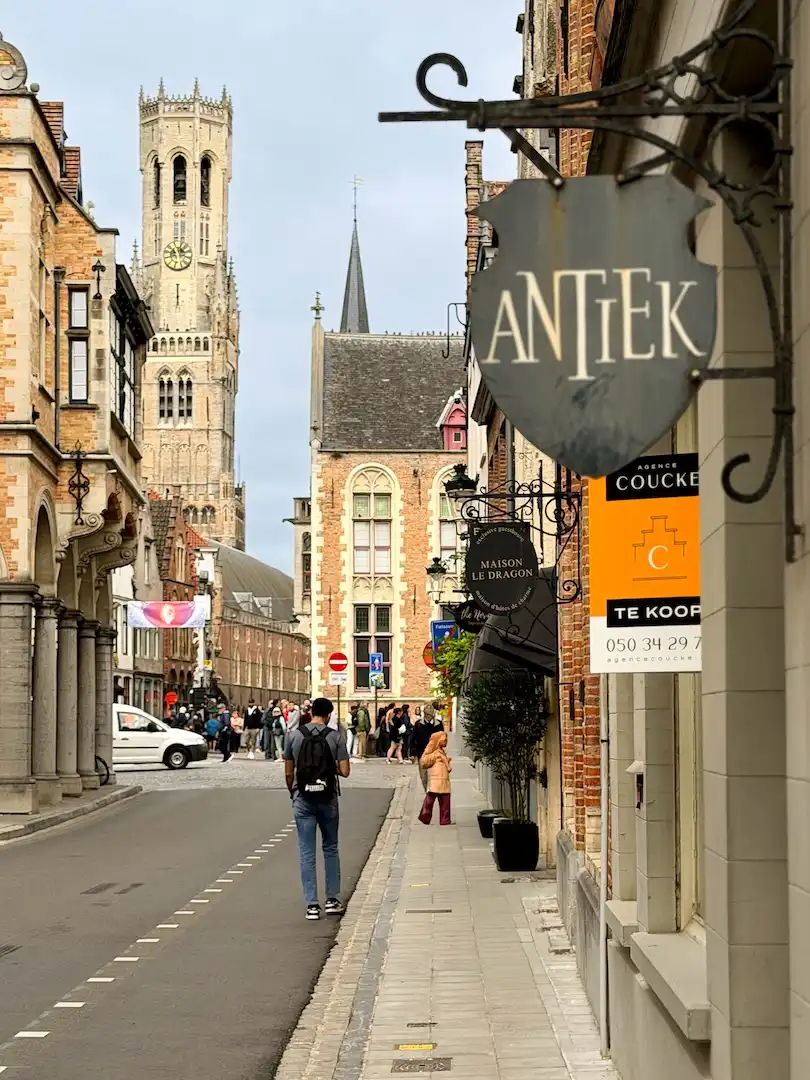 een verborgen stukje Brugge, met een verhaal achter elke deur foto 2