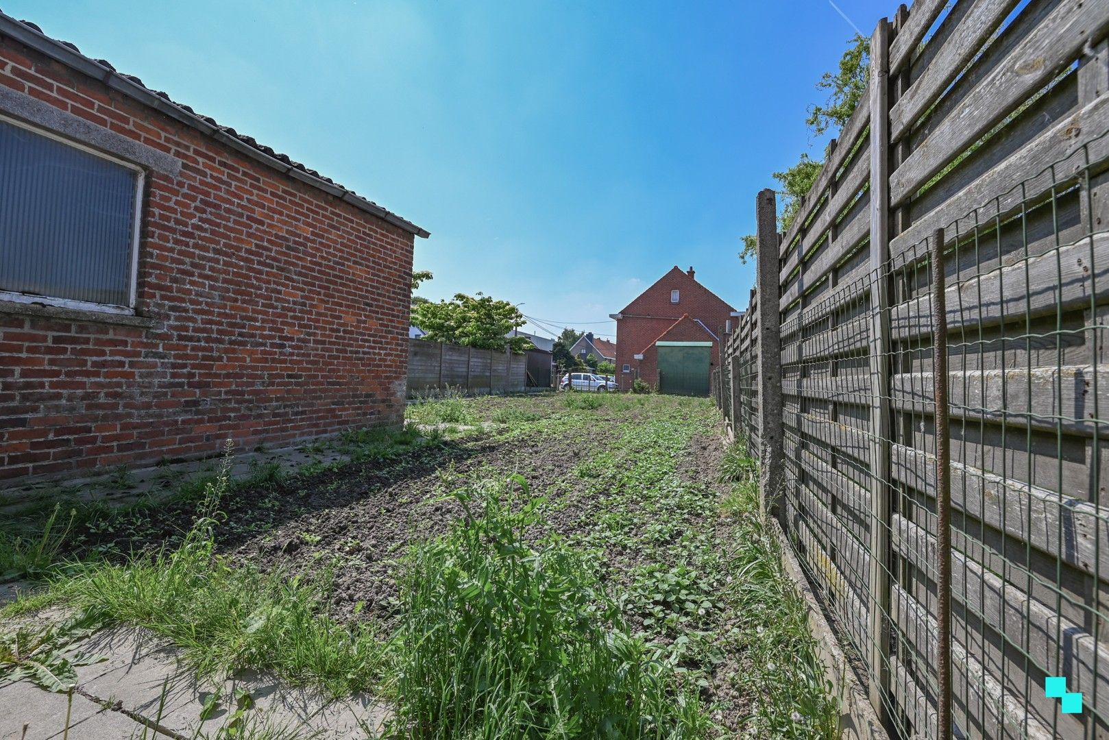 Eéngezinswoning met garage en achteruitweg in het hartje van Sint-Eloois-Winkel foto 16