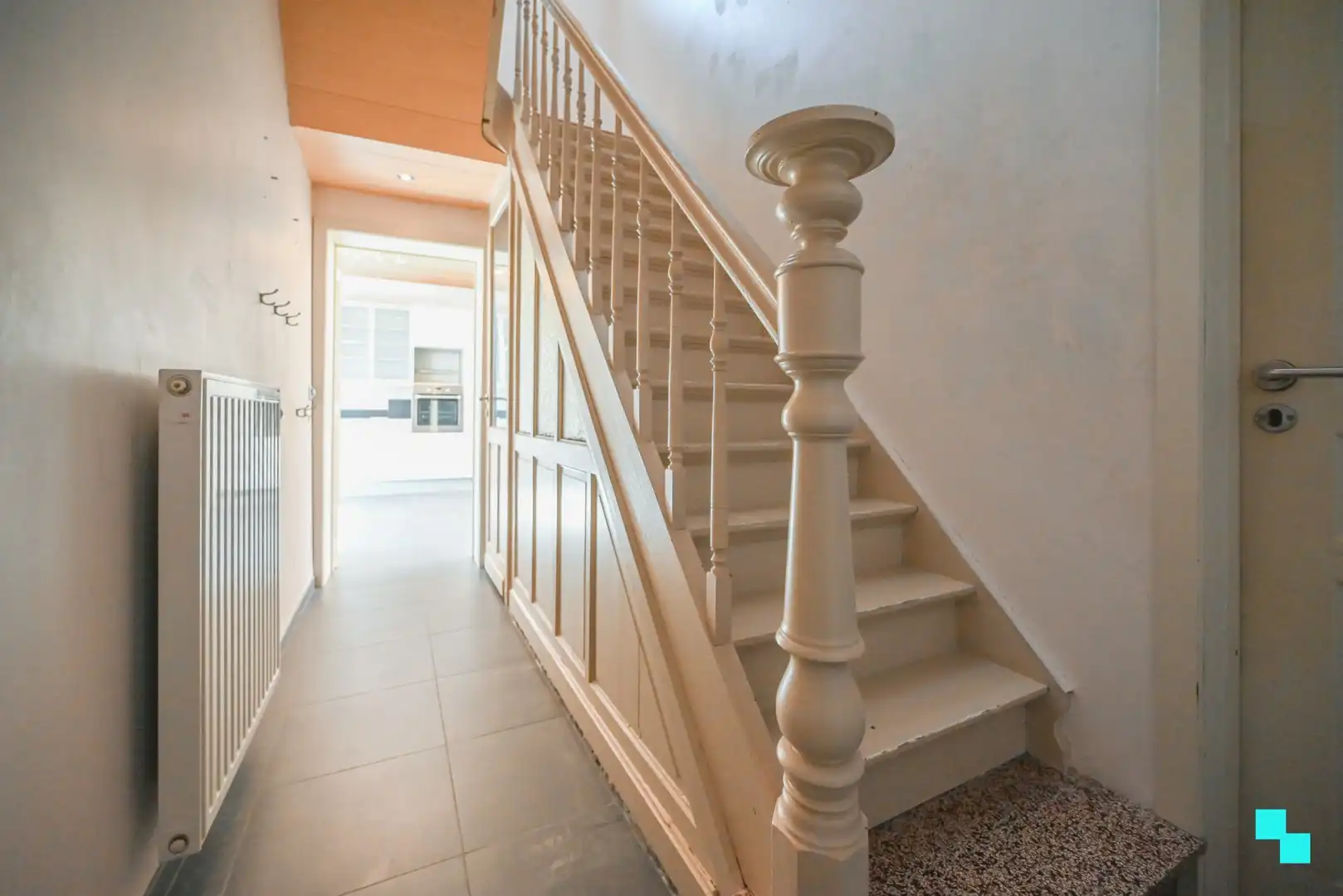 Riante halfopen woning met garage foto 23