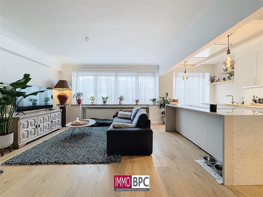 Volledig gereonveerd Appartement met 2 slk. foto 4