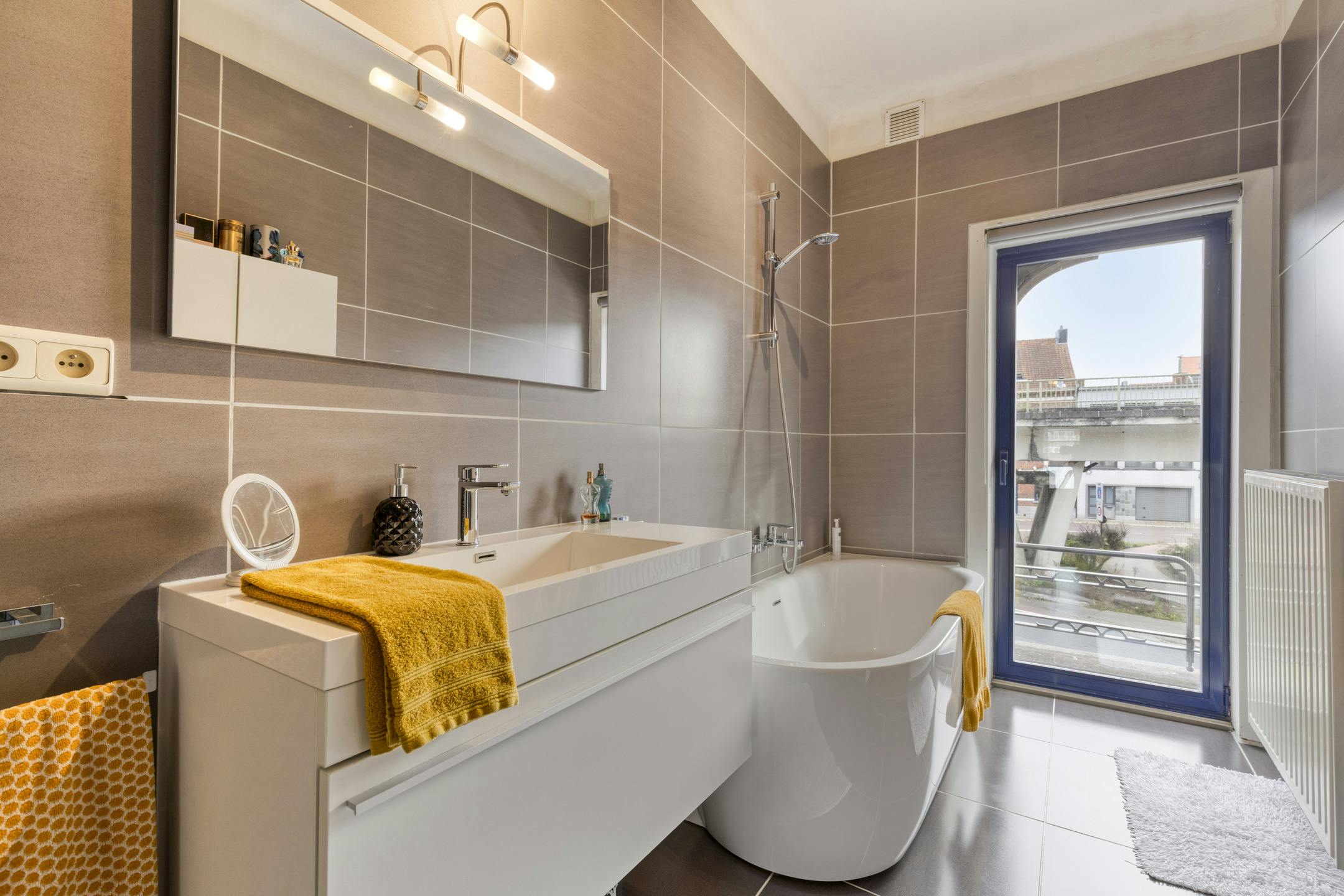 Zeer ruime centraal gelegen gezinswoning in Sint-Niklaas foto 16