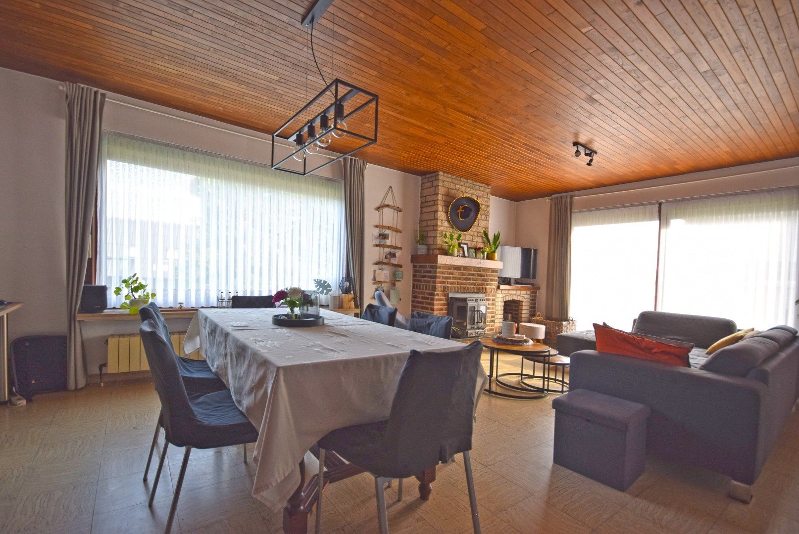 RUIME WONING MET 3 SLAAPKAMERS EN TUIN foto 2