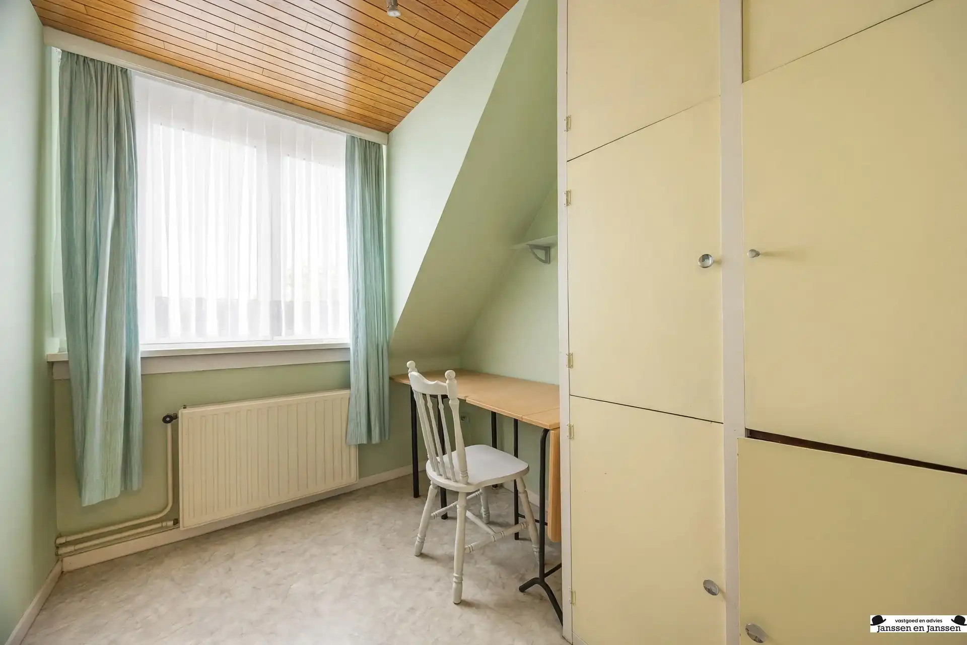 Instapklare bel-etagewoning met 3 slaapkamers, garage en zonnige tuin in Ekeren-Donk foto 19