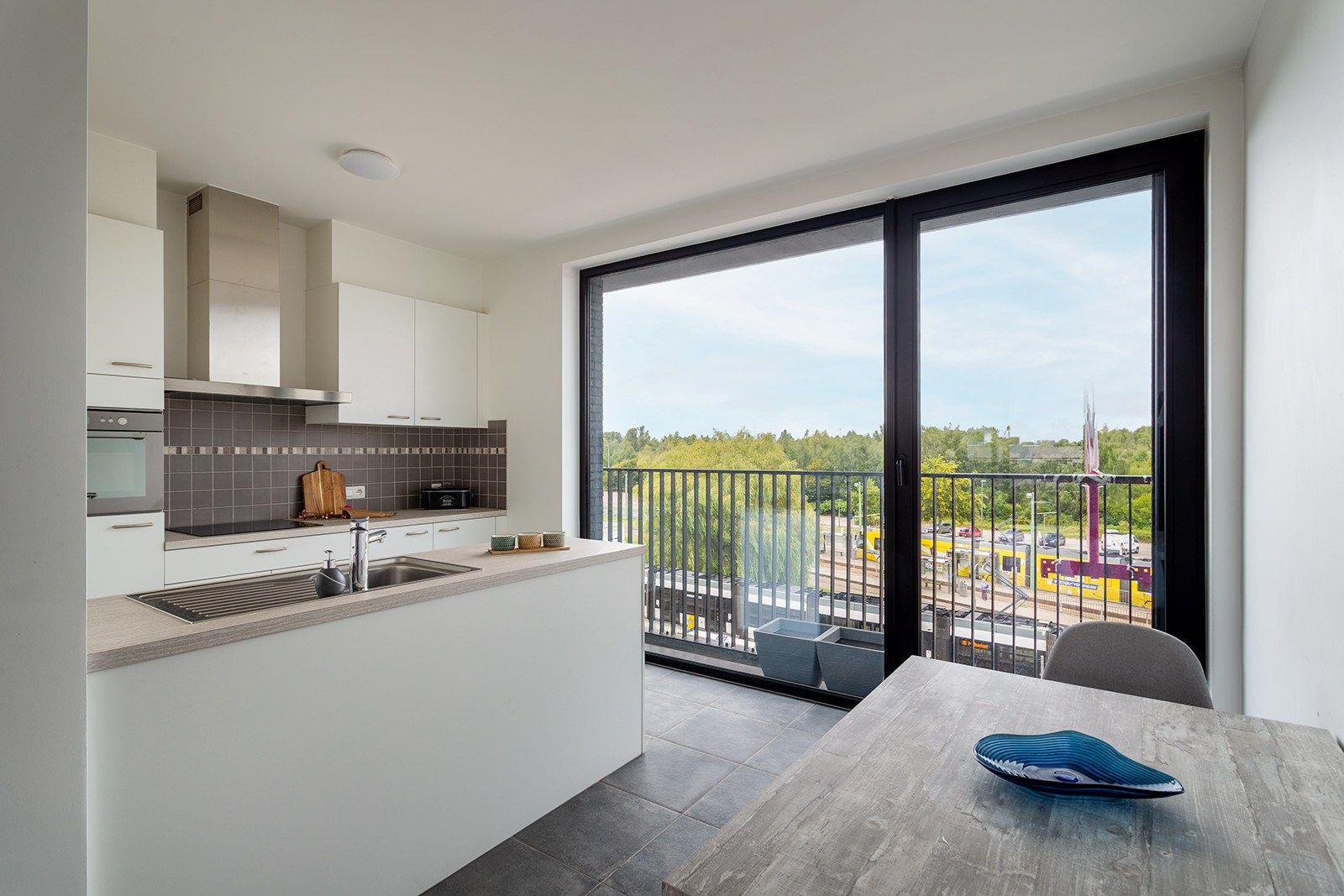 Lichtrijk appartement met 2 slaapkamers foto 2