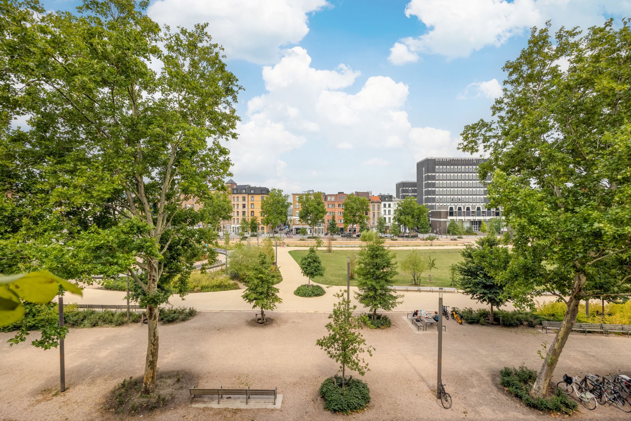 OPEN HOUSE 26/07 - Duplex appartement aan het Zuidpark foto 2