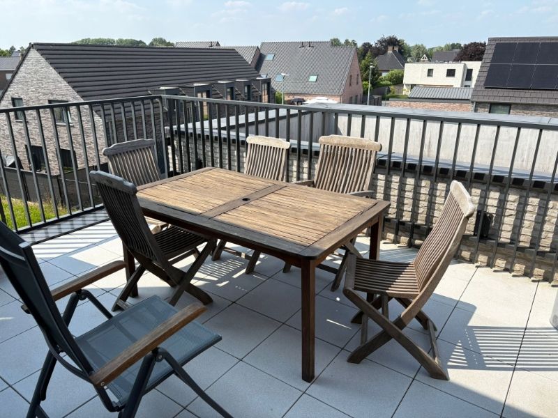Dakappartement met garage en zonnepanelen foto 12