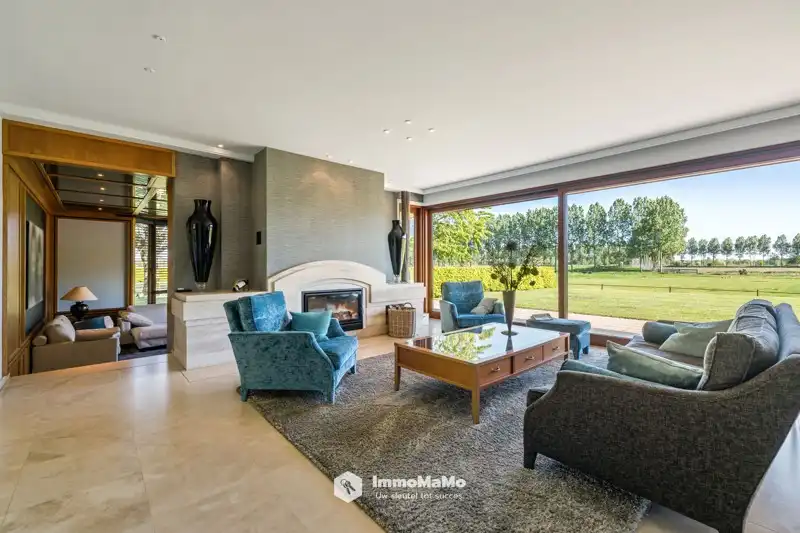 UNIEKE VILLA MET BINNENZWEMBAD EN PAARDENSTALLEN OP EEN TOPLOCATIE TE KOOP IN MENDONK (GENT) foto 6