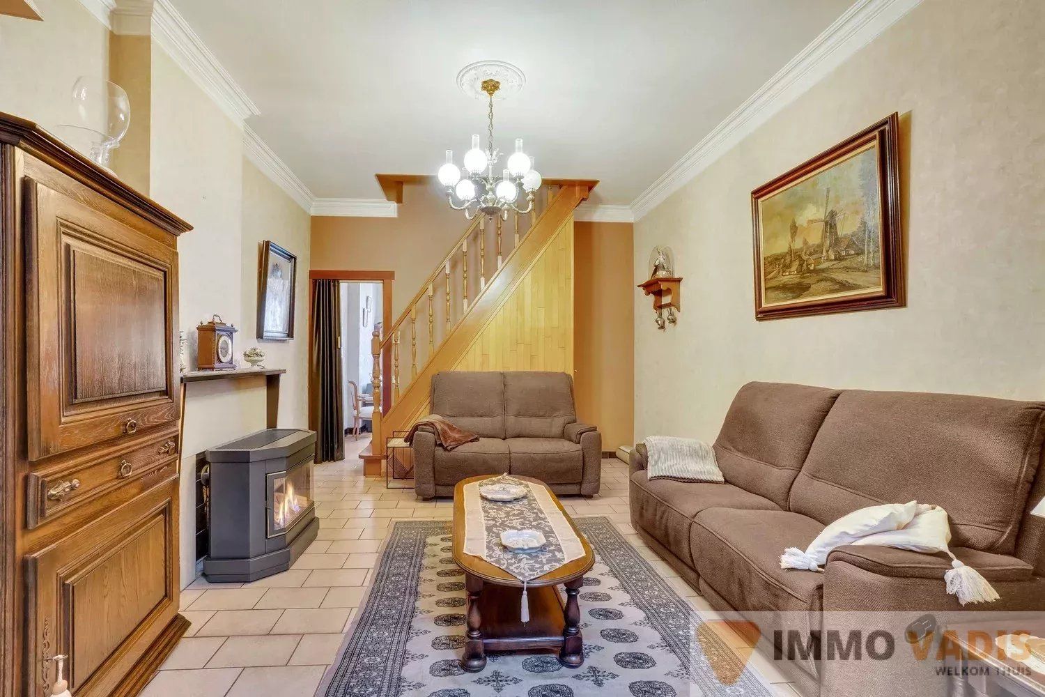 Ruime rijwoning met vier slaapkamers foto 4