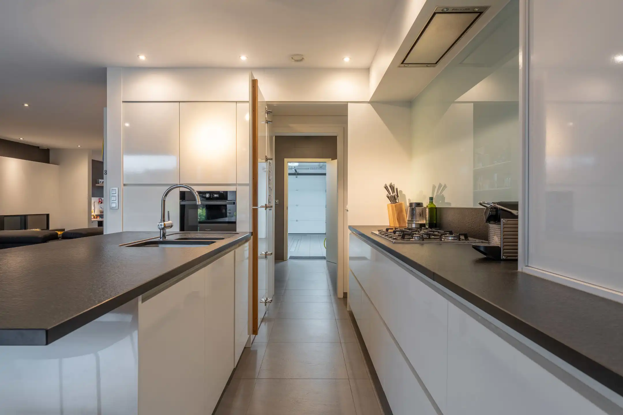 Ruime moderne woning met garage en tuin nabij het centrum van Turnhout. foto 13