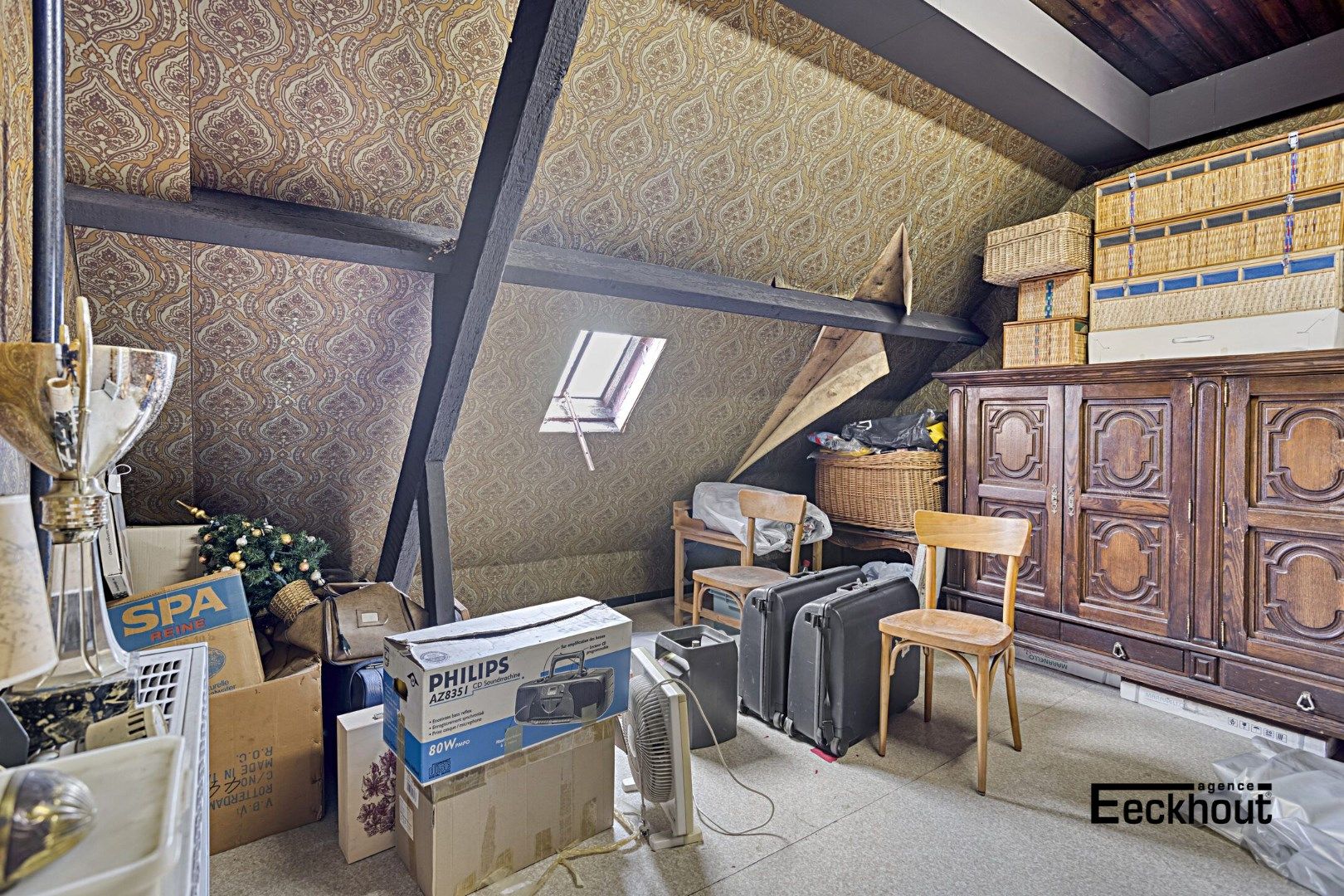 Ruime te renoveren woning met achterliggende atelier/garage en open zicht op kanaal Oostende - Brugge foto 12