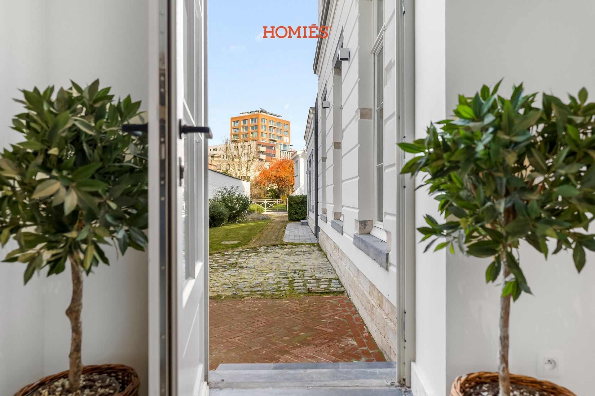 High-end gelijkvloers appartement met tuin, in historisch pand foto 4