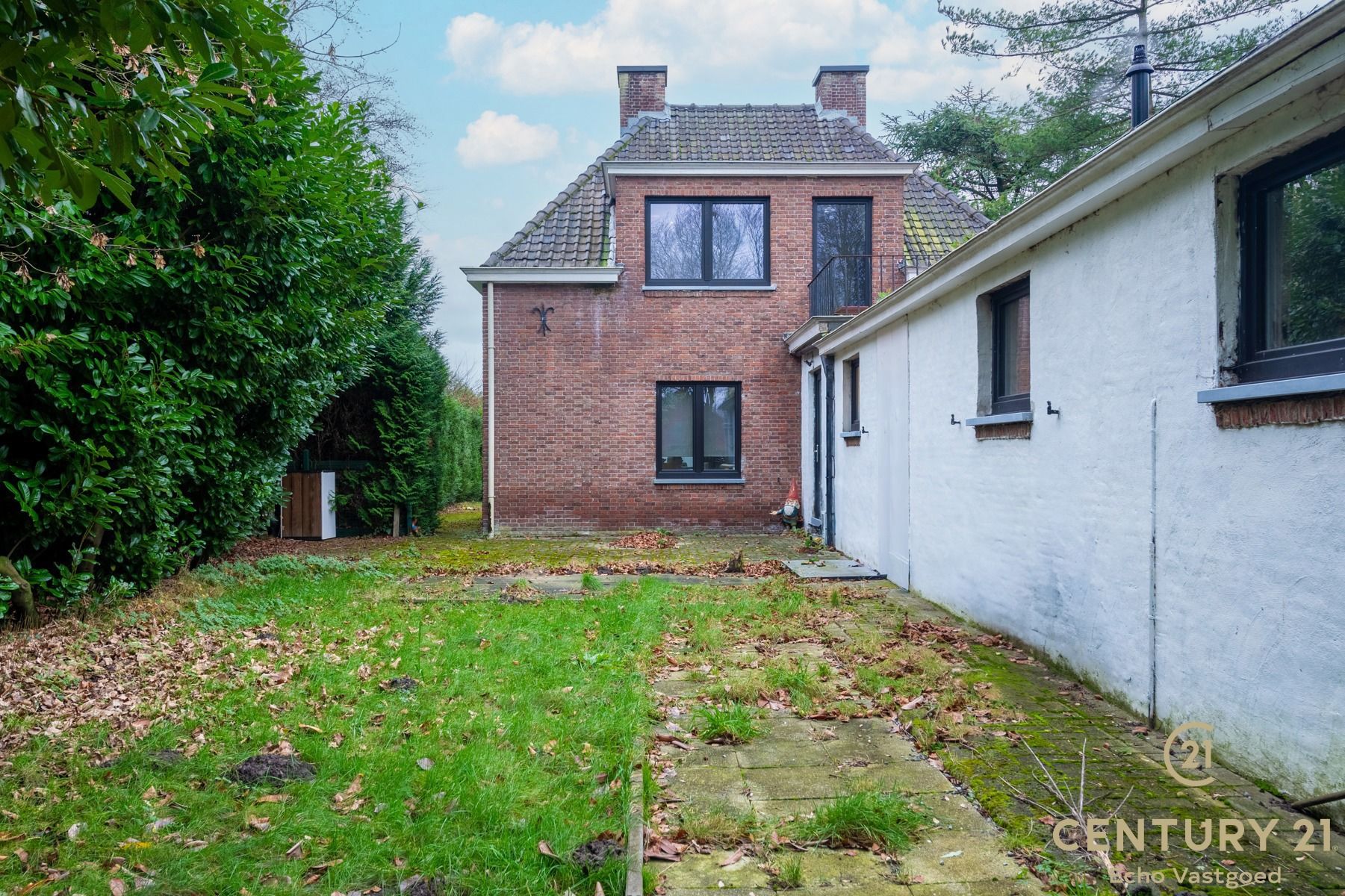 Charmante en gezellige gezinswoning met grote garage en tuin foto 28