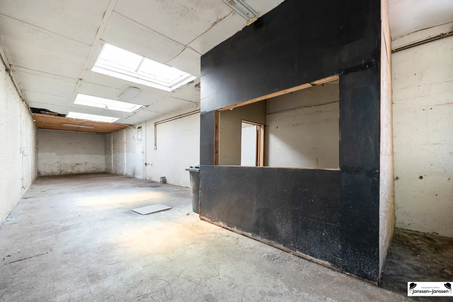 Te koop: Opbrengsteigendom op centrale locatie in Merksem! foto 29