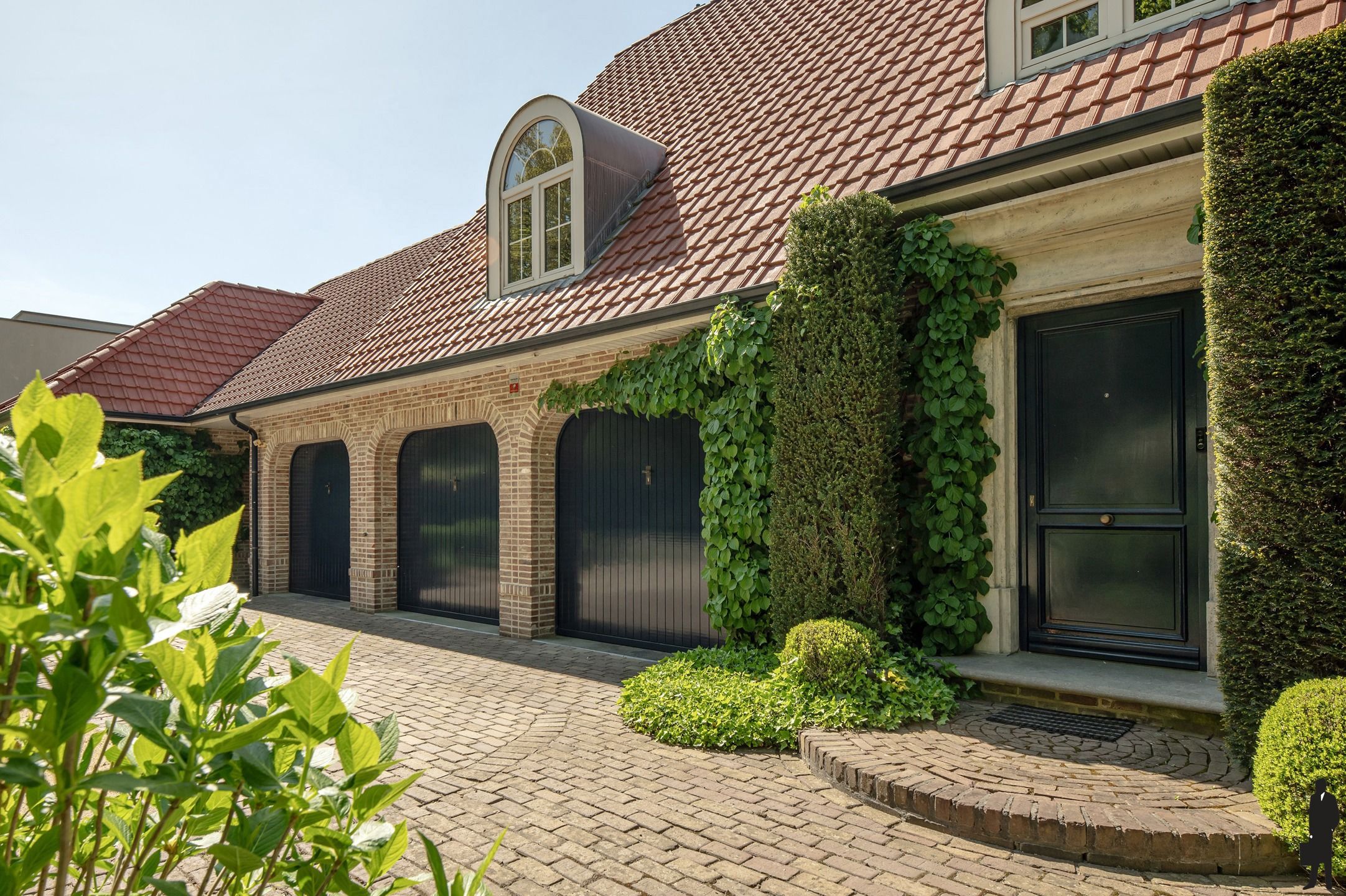 Uniek gelegen riante villa te midden groen in topwijk te Mol foto 3