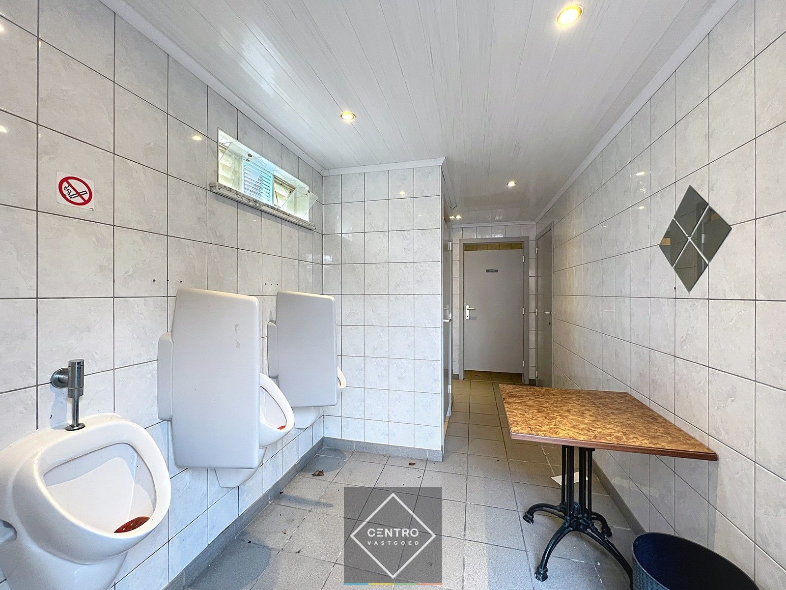 HORECA-pand met WOONST aan secundaire school (VTI & SJI Tielt) én naast het CLB. Dé ideale locatie voor uw (jongeren) café of broodjesbar ! foto 14