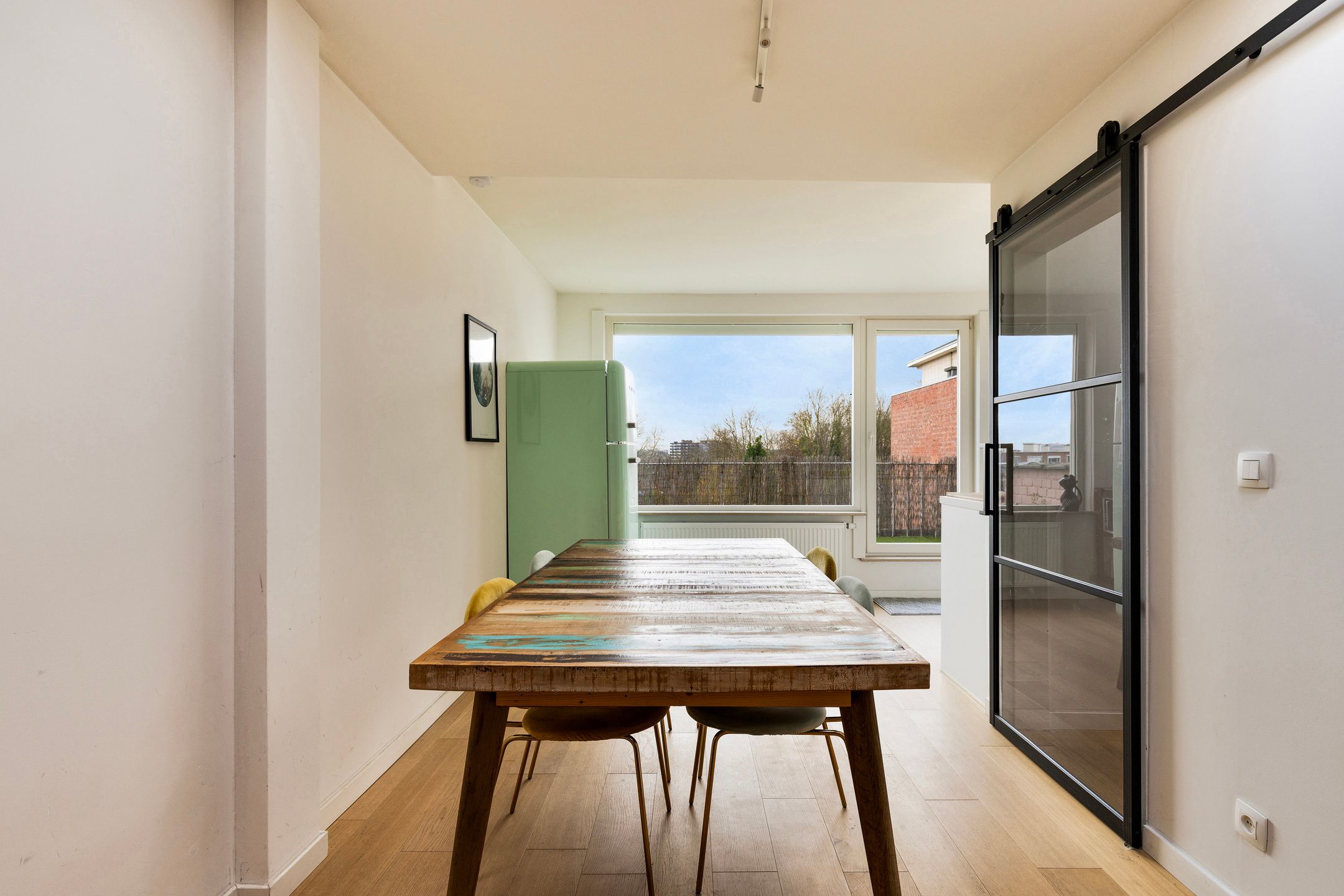 Instapklaar appartement met 2 slaapkamers en terras foto 2