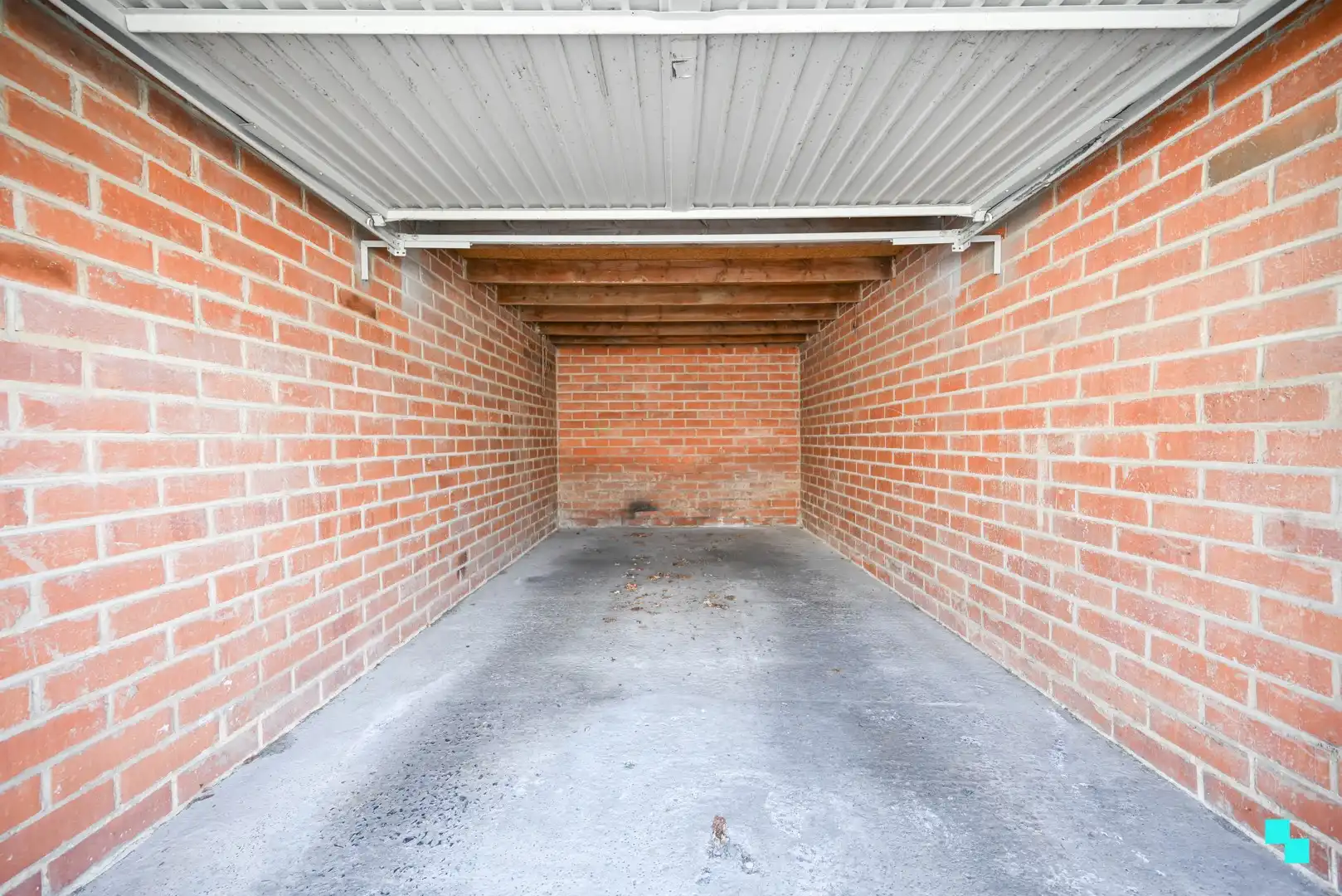 Gerenoveerd appartement in Deerlijk met garage foto 27