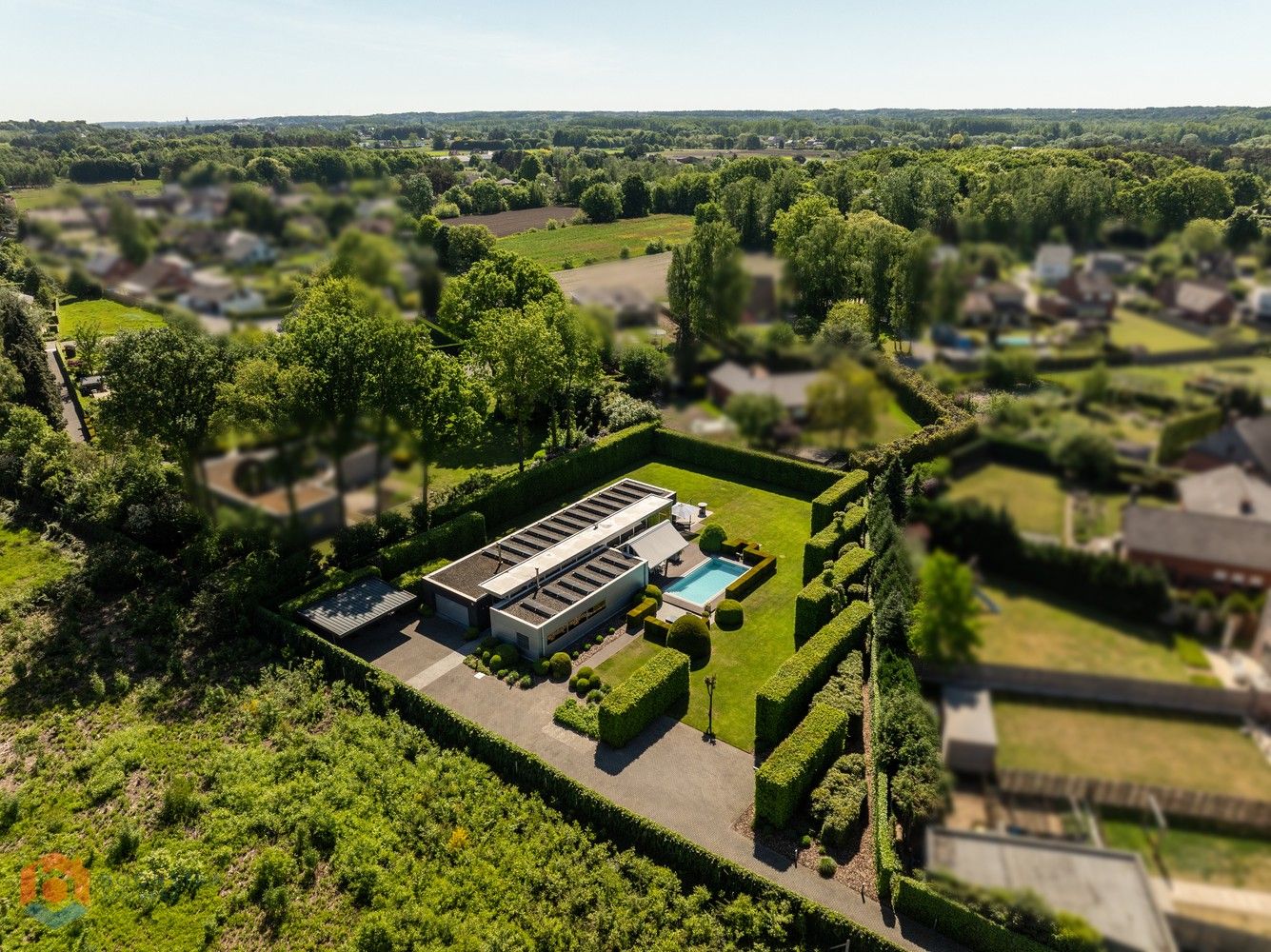 Prachtige villa met 4 slpkrs op een perceel van 2631 m² te Baal foto {{pictureIndex}}