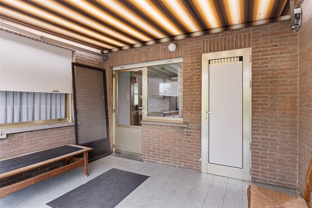 Te renoveren woning op een knap perceel!  foto 18