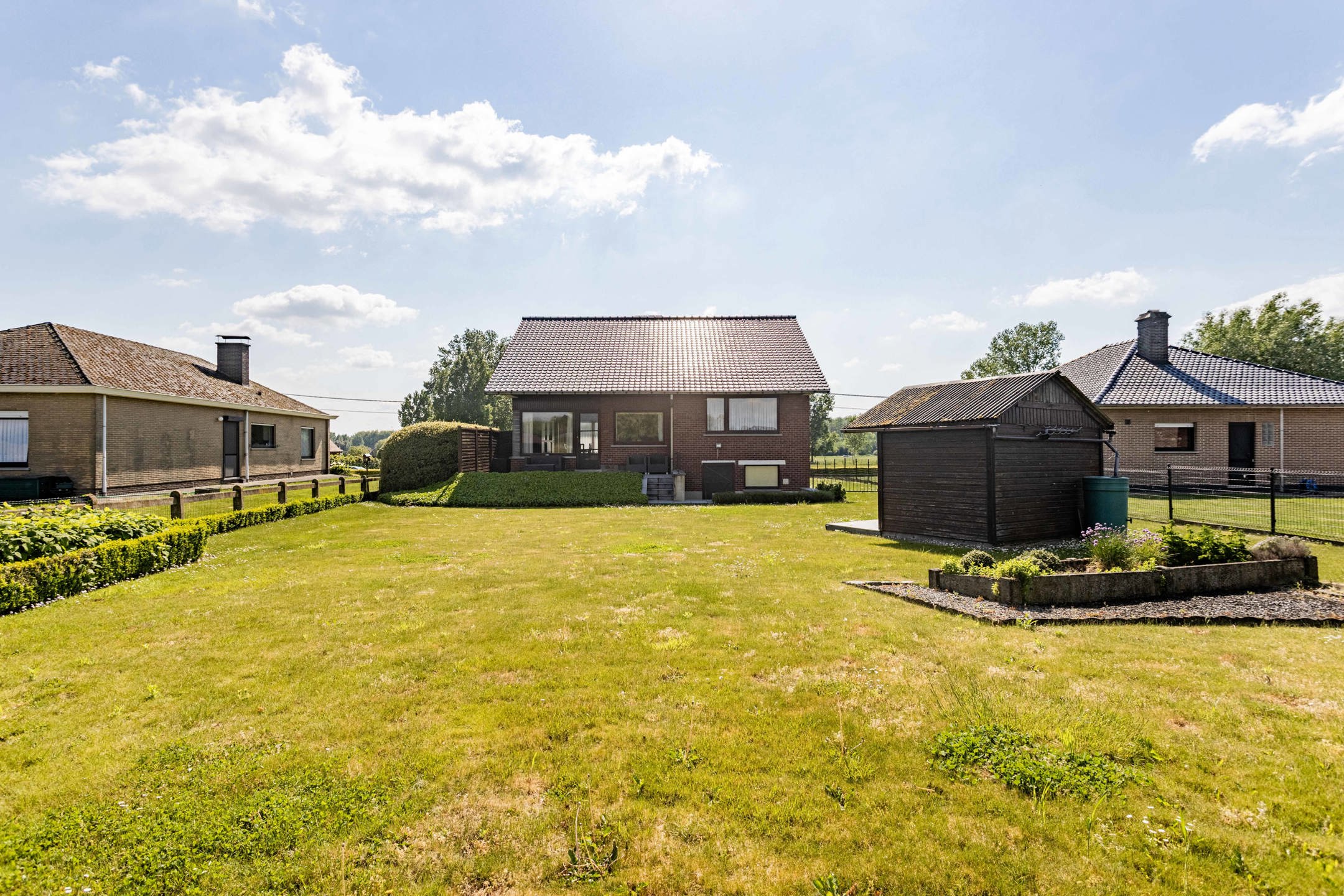 Solide alleenstaande woning op een prachtige locatie foto 27