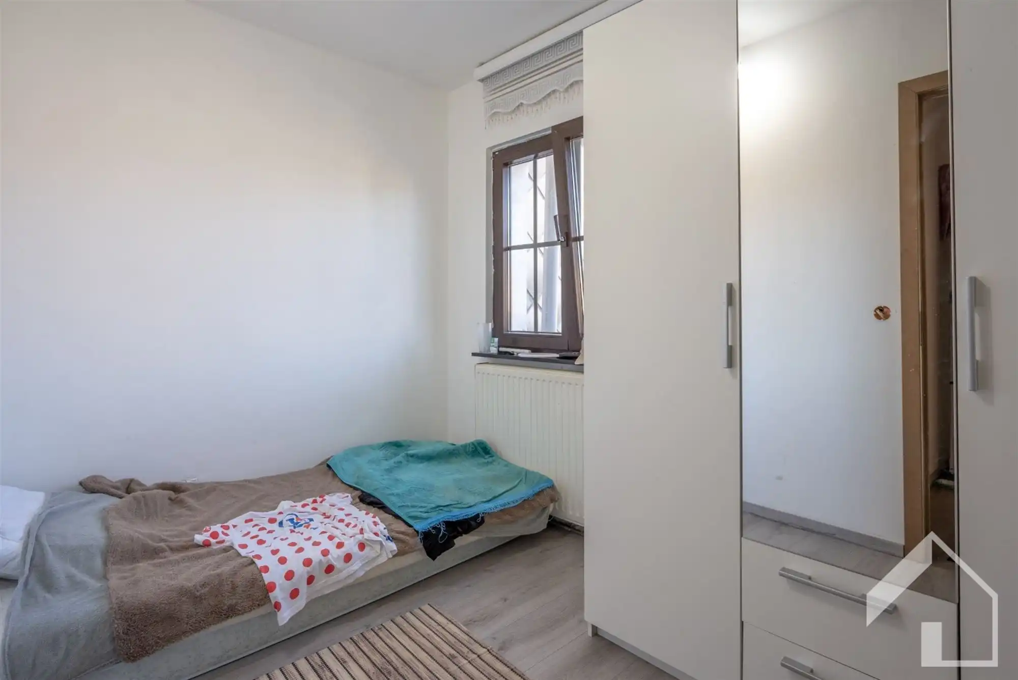 Ruime woning (190 m²) met tuin en veel potentieel foto 9