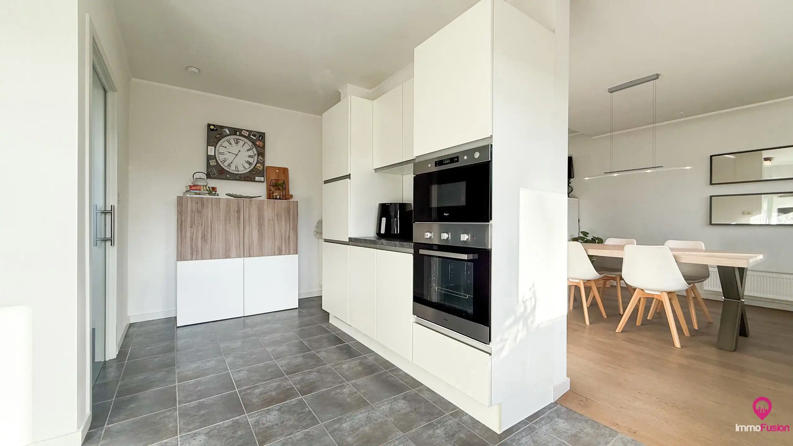 Stijlvolle, instapklare woning met 3slpk + veel lichtinval! foto 13