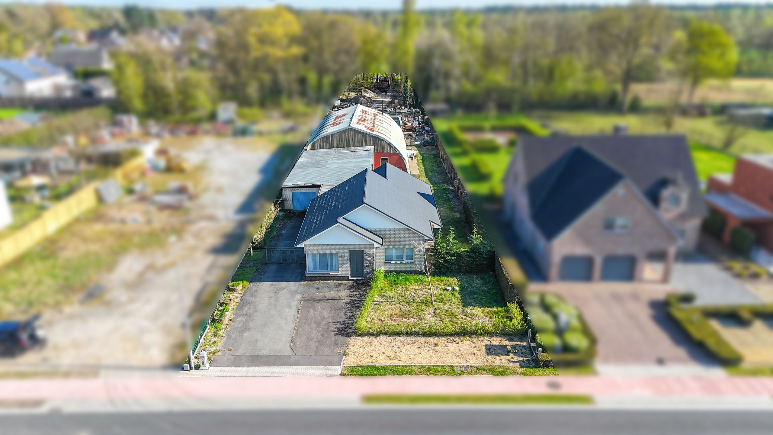 Mooie gerenoveerde woning met loods op 18are in Zonhoven! foto 31
