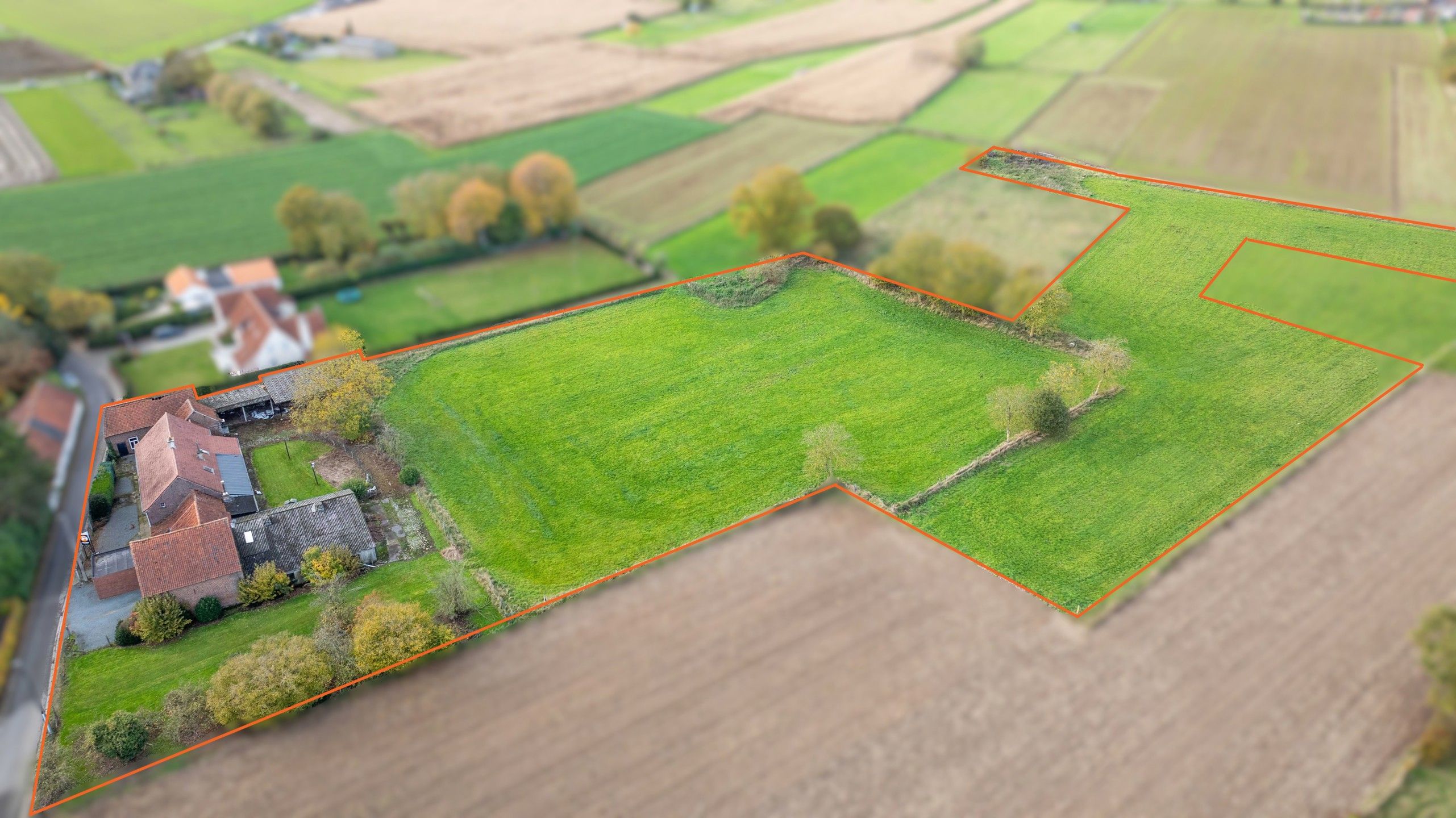 Hoofdfoto van de publicatie: ASSE - Te renoveren hoeve met ruime schuur op 1,85 ha