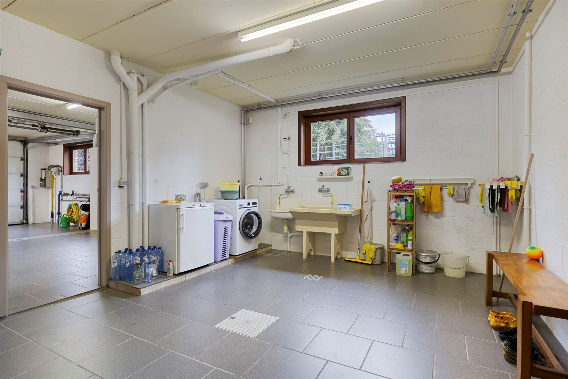 Klassieke & perfect onderhouden villa met veel ruimte op goede locatie foto 29