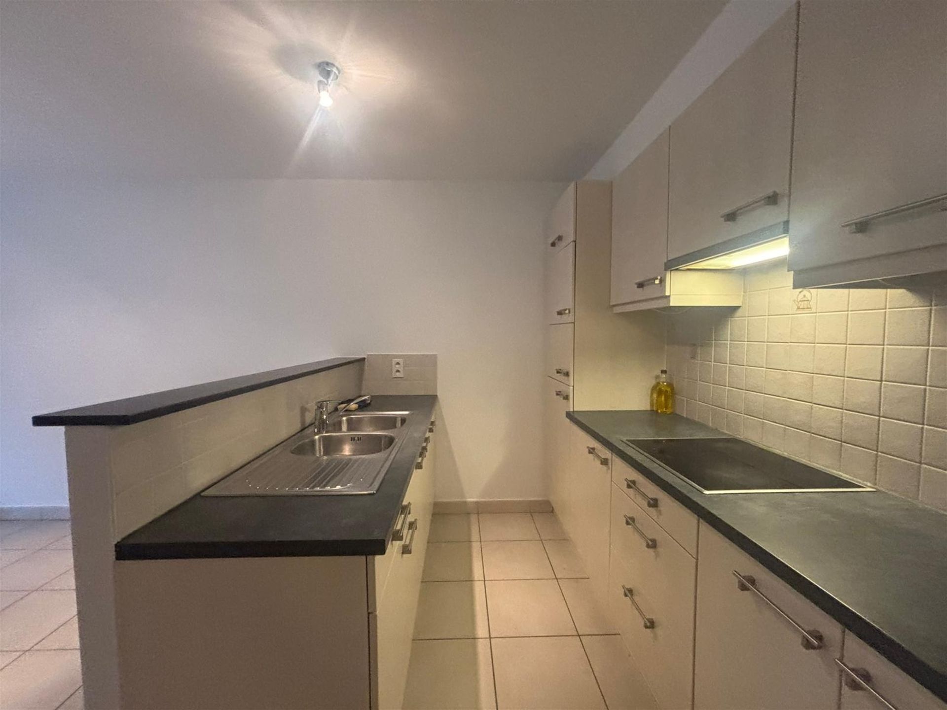 Duplex-appartement met extra zolderkamer + garagebox in het centrum! foto 8