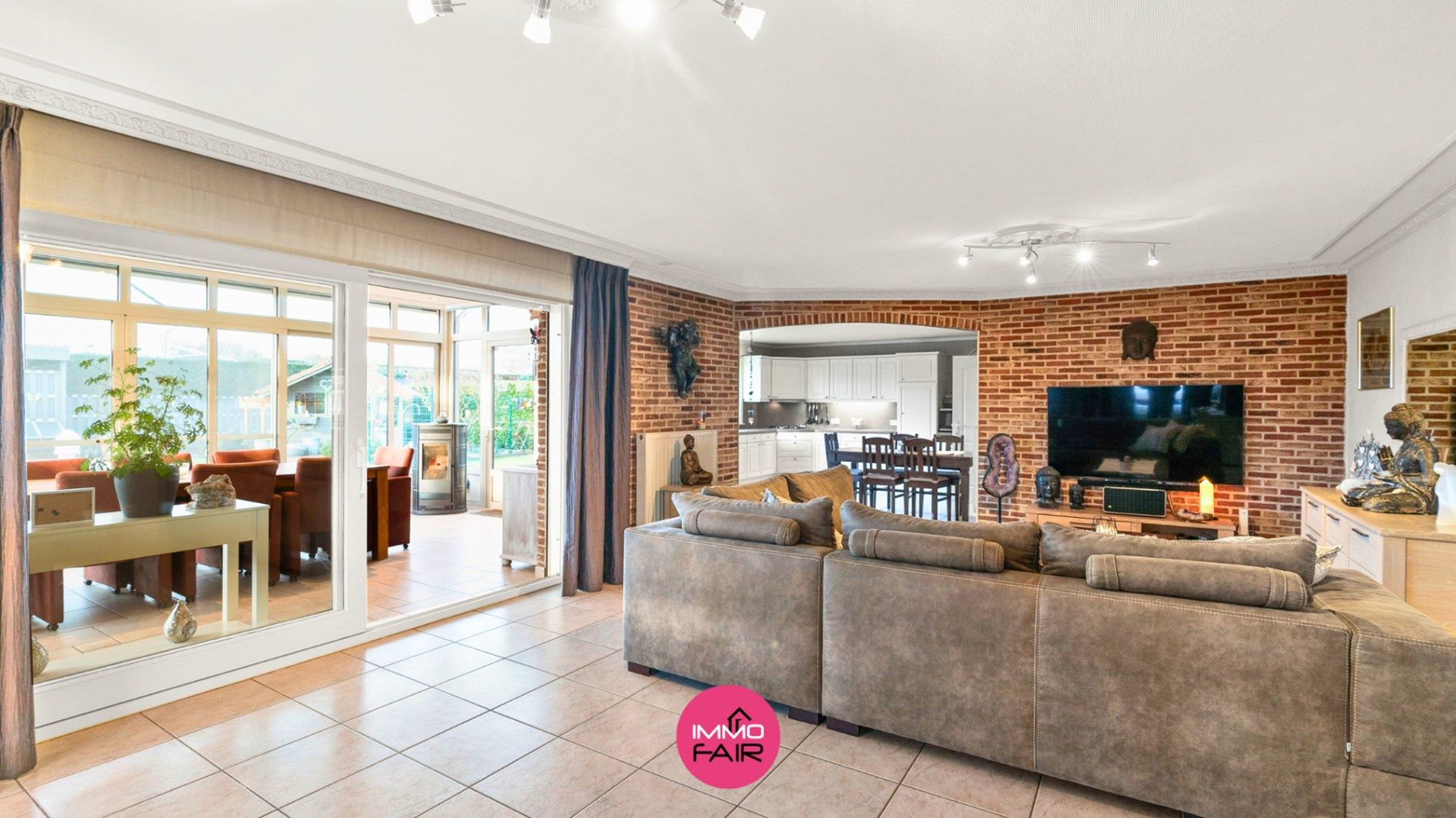 Royale gezinswoning op perceel van 829 m² op 5 minuten van Maastricht! foto 3